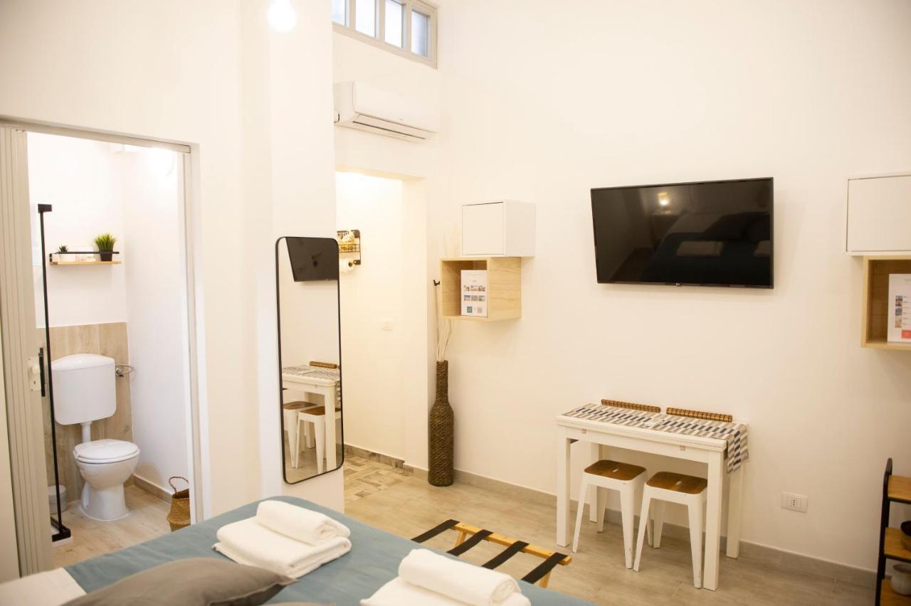 Casetta N.56 Smart & Mini Apartment Bari Exterior photo